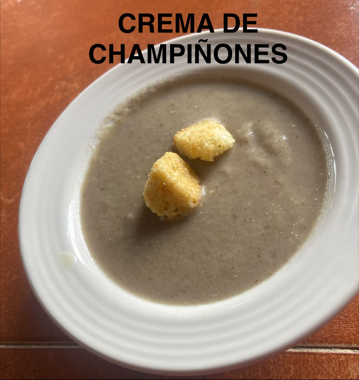 Fotografía original proporcionada de crema de champiñones
